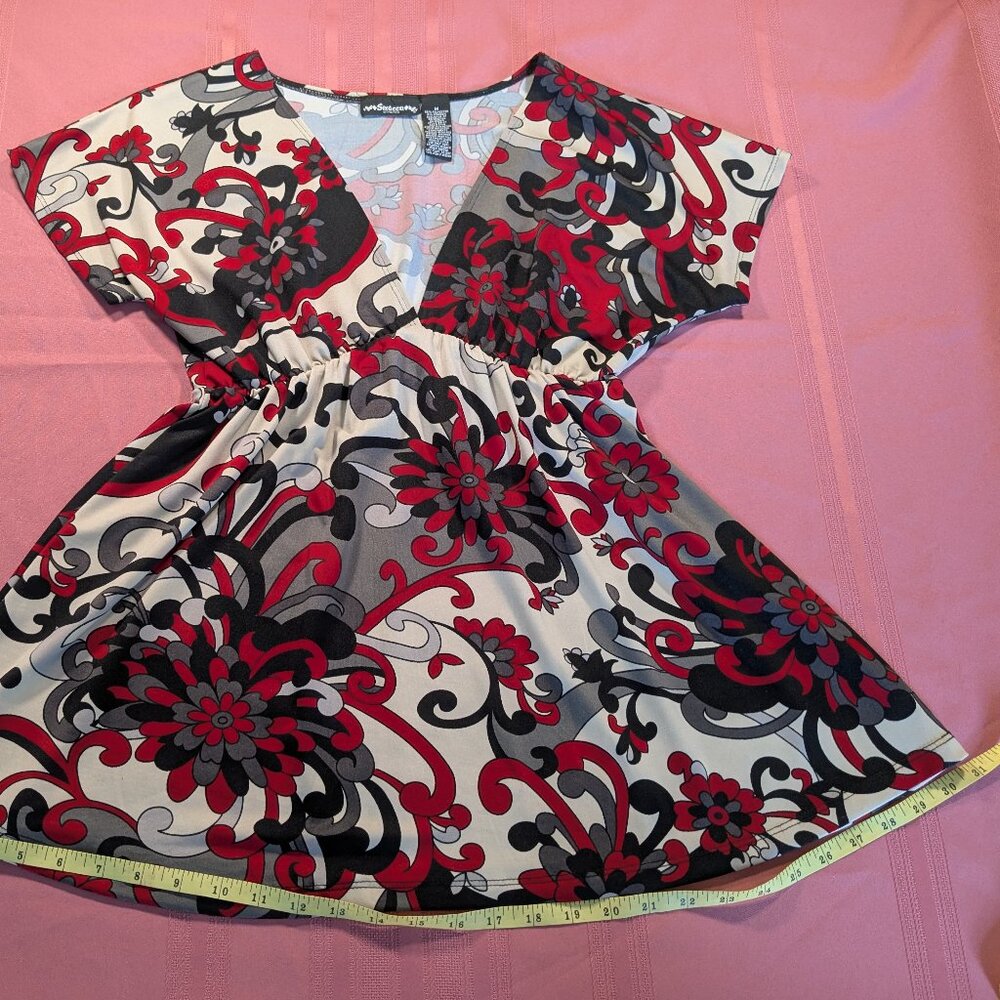 Sixteen Red Grey Black V-neck Tunic - Picture 10 of 12